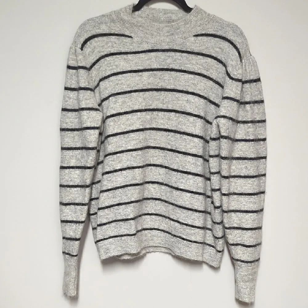 Vero Modo Gray and Black Crewneck Striped Sweater